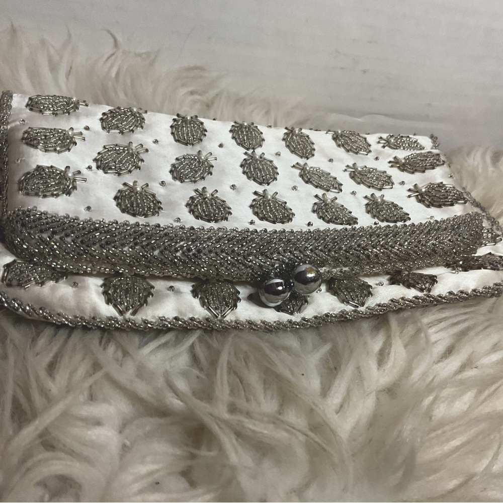 Elegant Vintage Silver & white beaded beetle Clutch - Picture 10 of 11